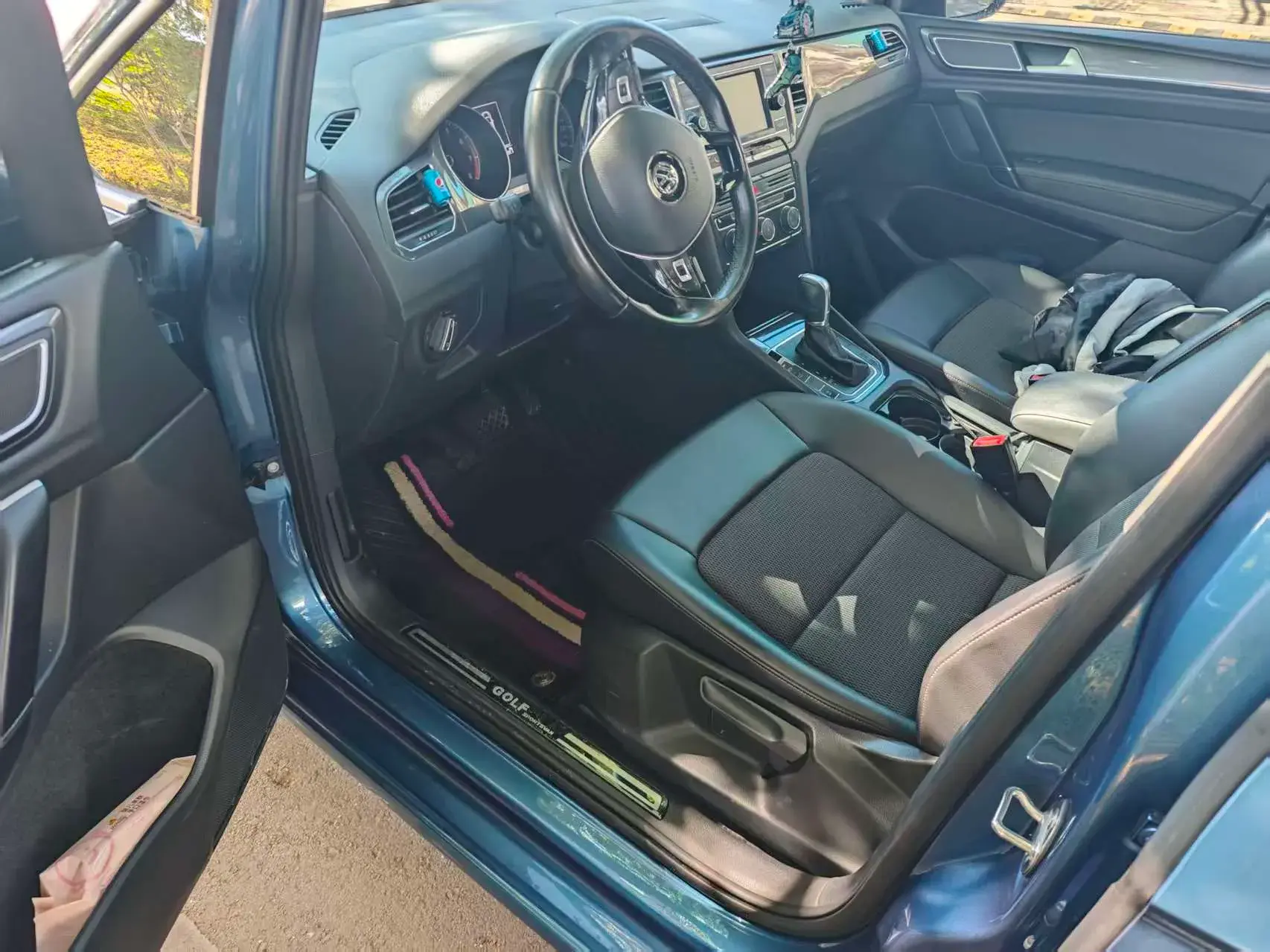 2018 VOLKSWAGEN GOLF thumbnail 4