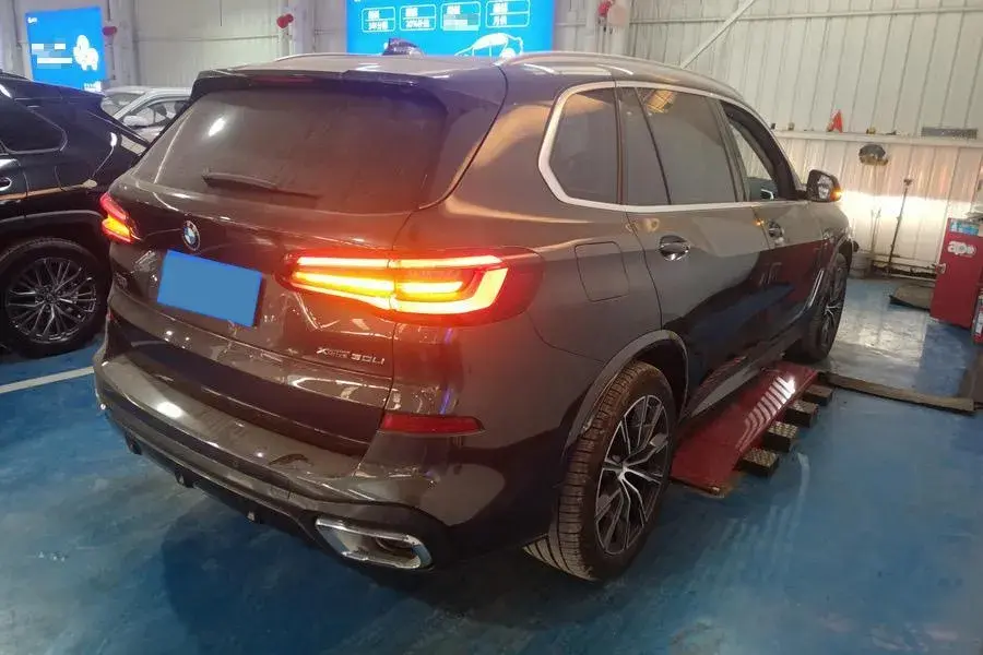 2022 BMW X5 thumbnail 2