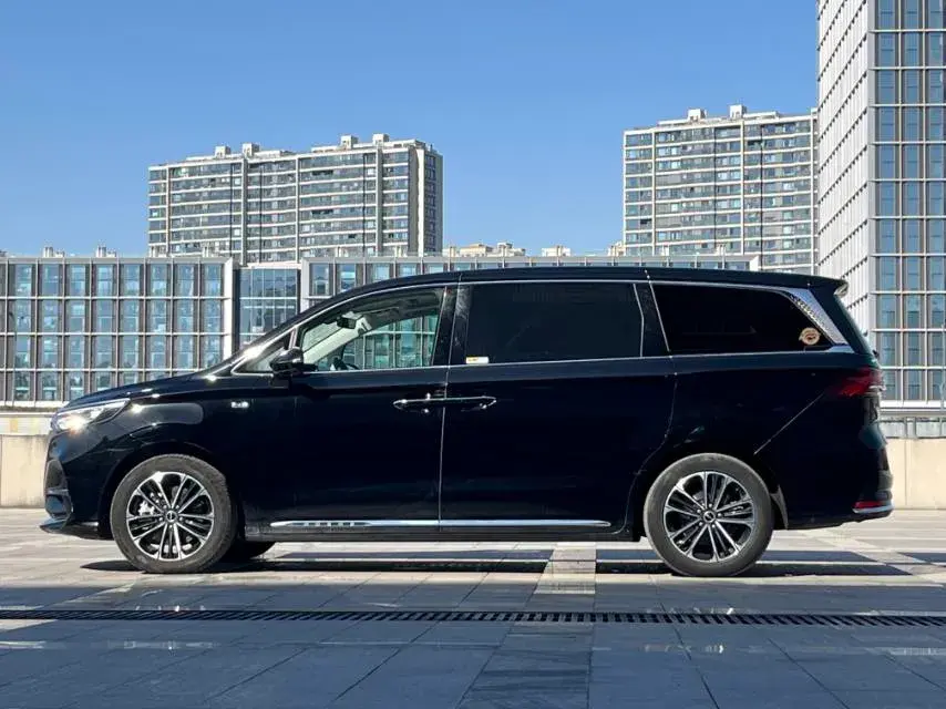 2021 ROEWE IMAX8 thumbnail 4