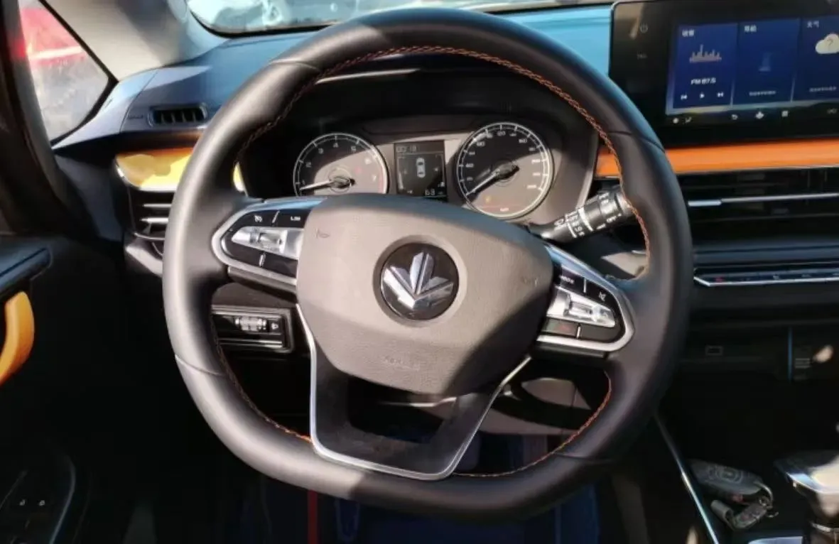 2022 Livan X3 PRO 1.5L 113HP L4 CVT,autocango,china used car exporter,china ev exporter,chinese used car exporter,chinese used ev exporter