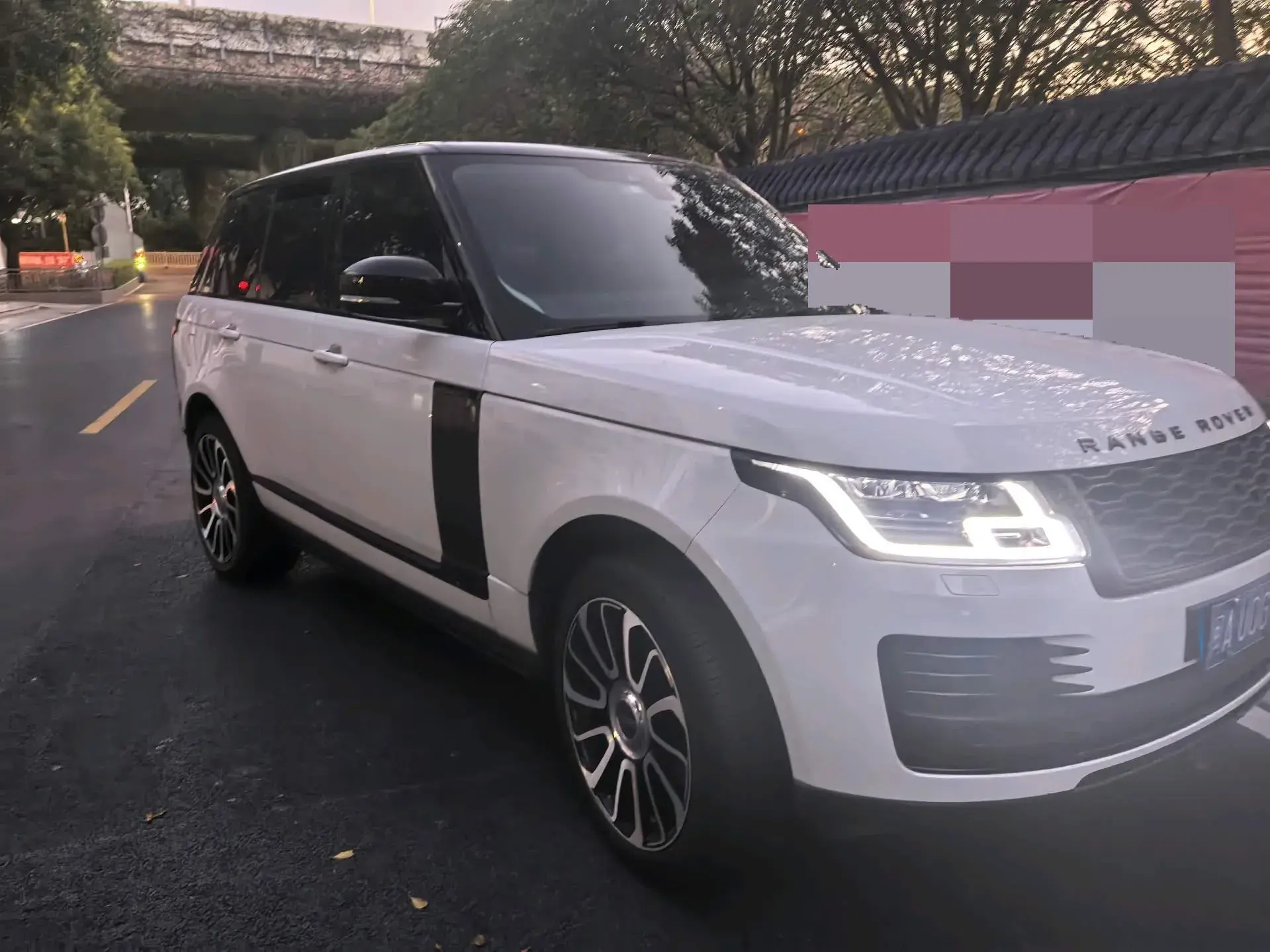 2018 LAND ROVER thumbnail 2