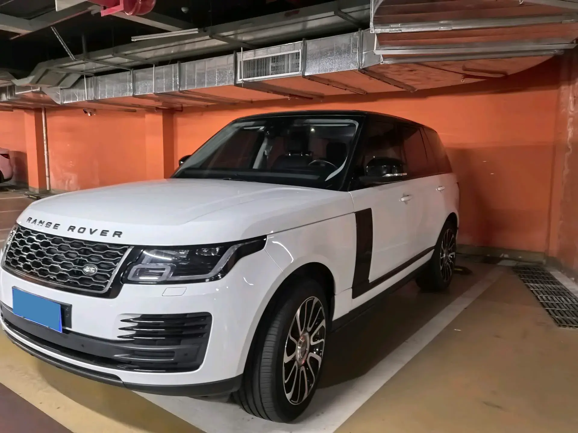 2018 LAND ROVER view 1