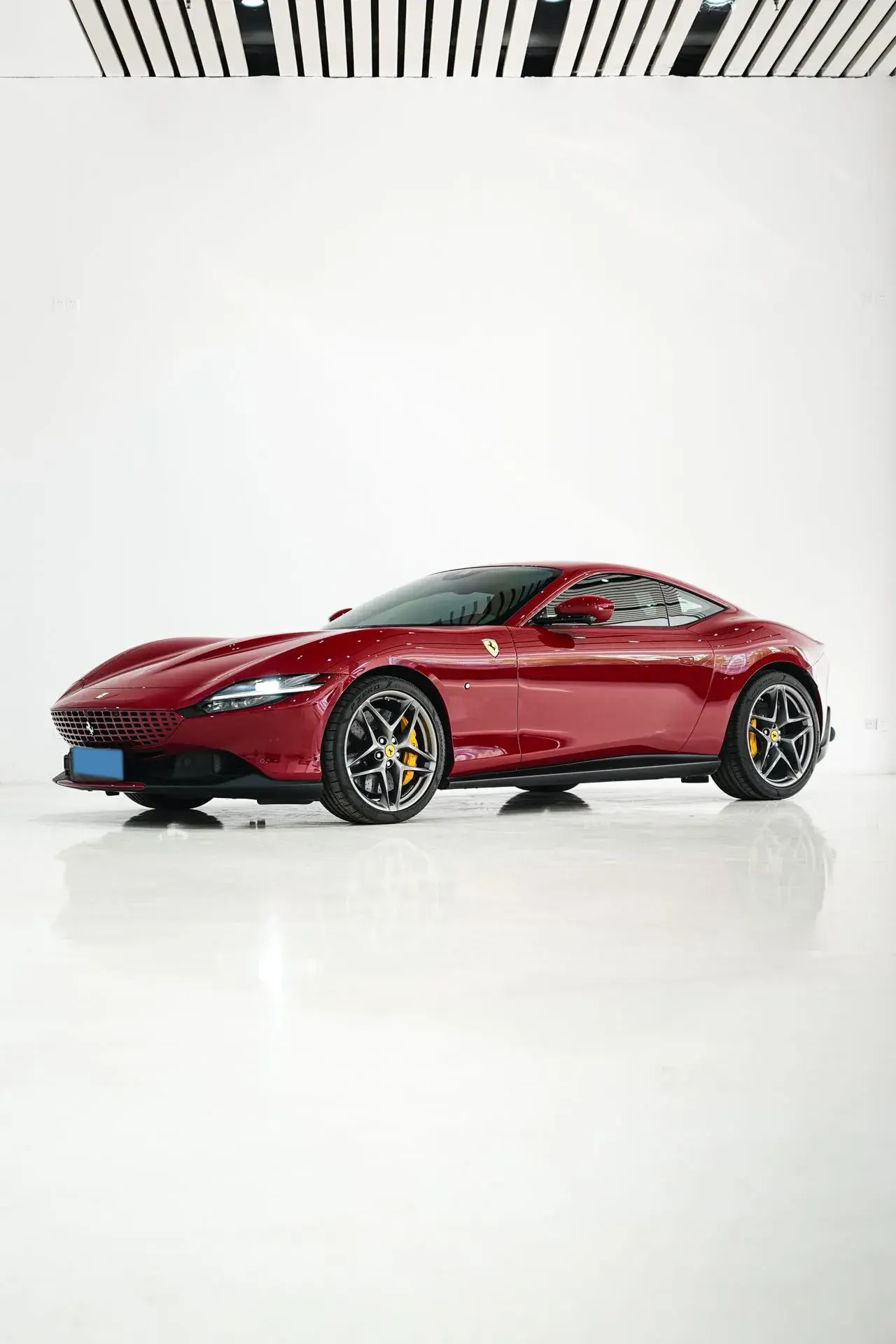 2020 FERRARI ROMA view 1