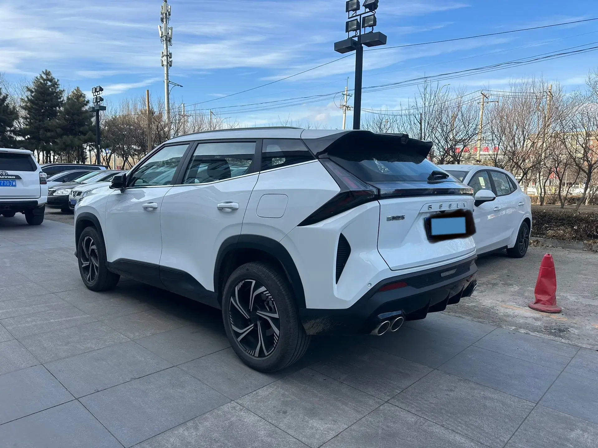 2024 GEELY AZKARRA thumbnail 4