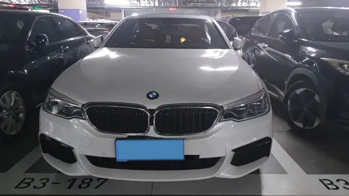 2020 BMW 5 thumbnail 2