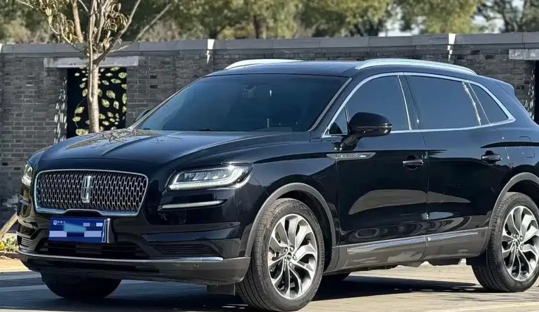2021 Lincoln Nautilus 2.0T 245HP L4 8AT