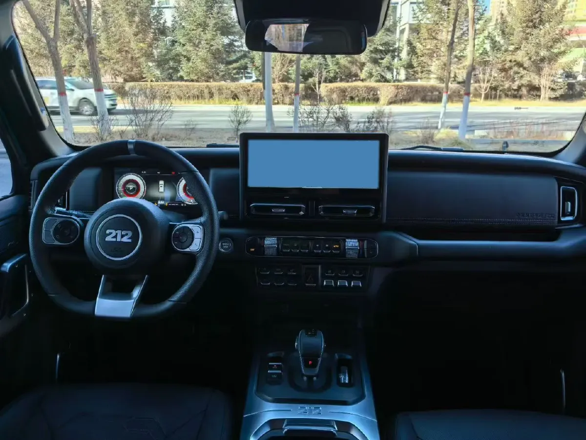 2025 212 212 T01 2.0T 252HP L4 8AT,autocango,china used car exporter,china ev exporter,chinese used car exporter,chinese used ev exporter