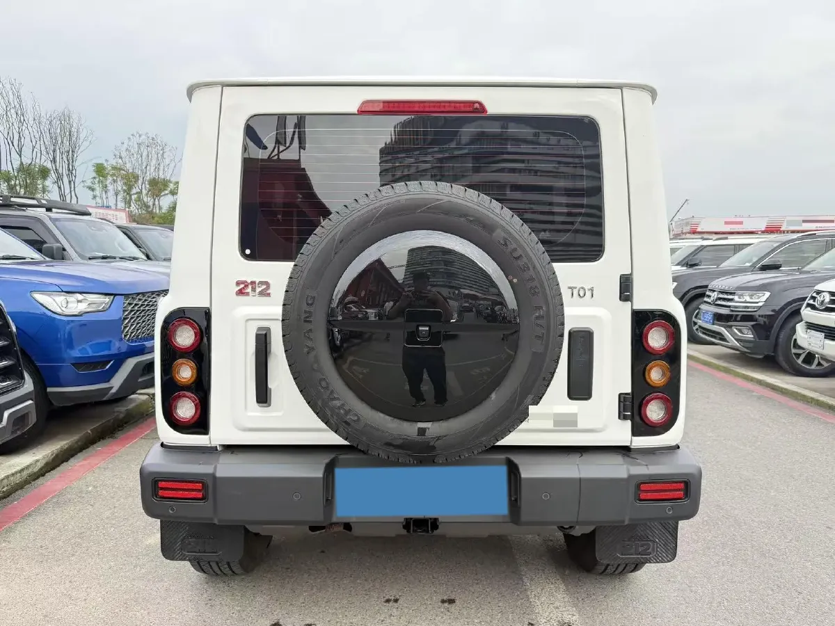 2024 212 212 T01 2.0T 252HP L4 8AT,autocango,china used car exporter,china ev exporter,chinese used car exporter,chinese used ev exporter