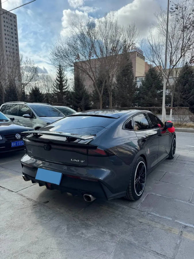 2023 ChangAn UNI-V 1.5T 188HP L4 7DCT,autocango,china used car exporter,china ev exporter,chinese used car exporter,chinese used ev exporter