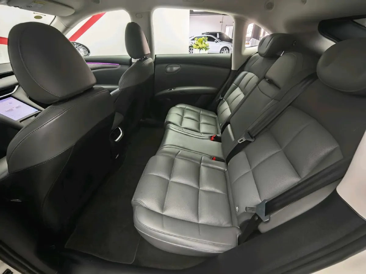 2025 IM LS6 BEV 75KWH,autocango,china used car exporter,china ev exporter,chinese used car exporter,chinese used ev exporter