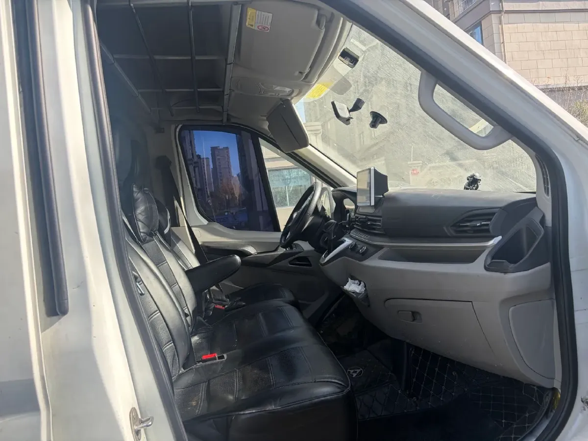 2022 JMC YuHu 9 2.0T 220HP L4 6MT,autocango,china used car exporter,china ev exporter,chinese used car exporter,chinese used ev exporter