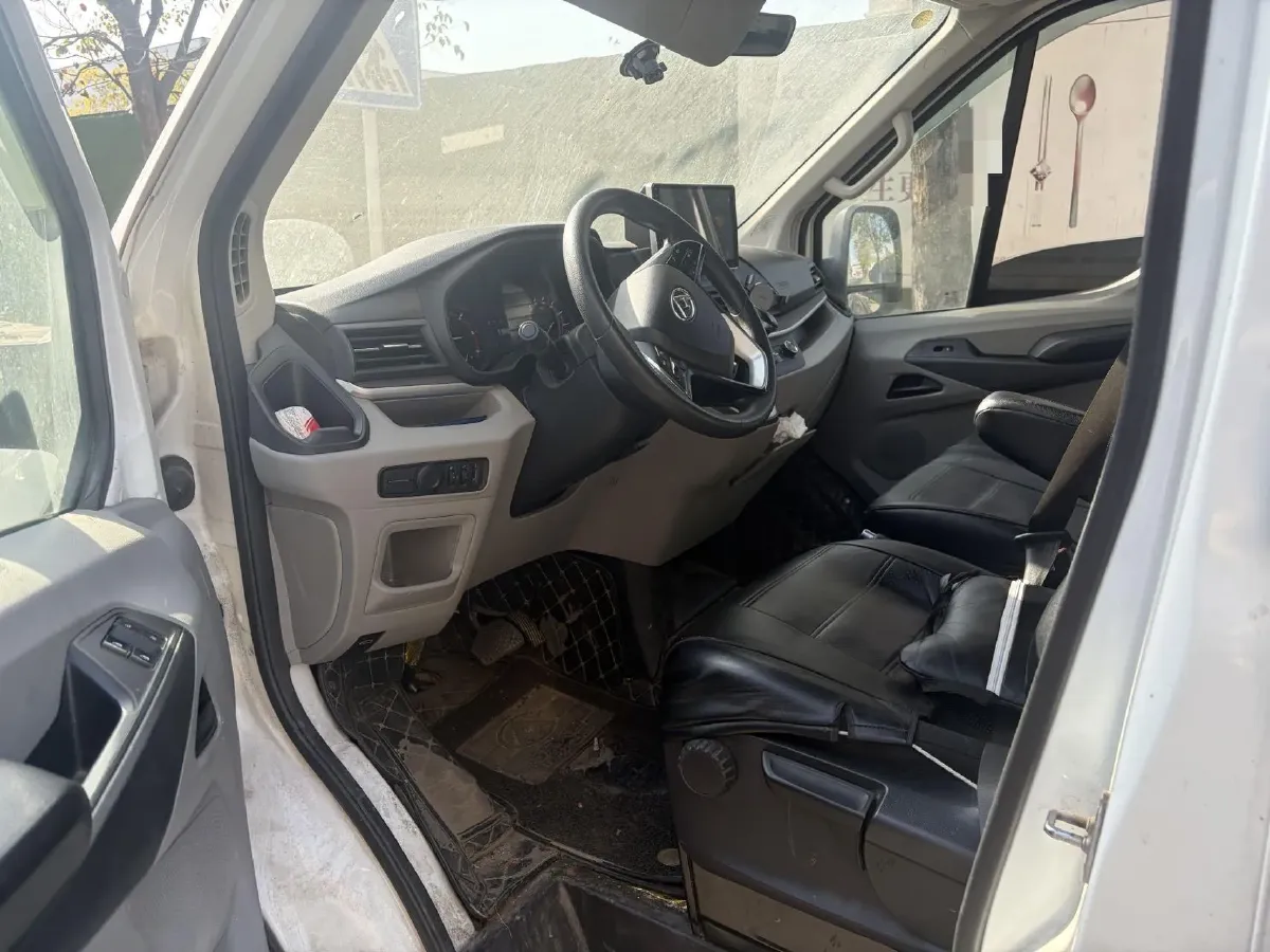 2022 JMC YuHu 9 2.0T 220HP L4 6MT,autocango,china used car exporter,china ev exporter,chinese used car exporter,chinese used ev exporter