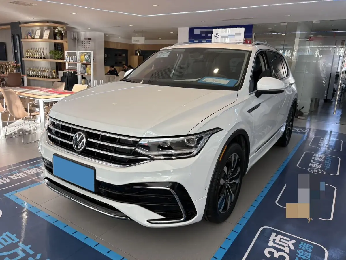 2024 Volkswagen Tiguan L 2.0T 186HP L4 7DCT
