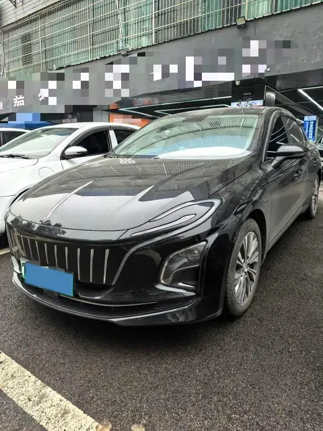 2024 HONGQI E-QM5 view 1