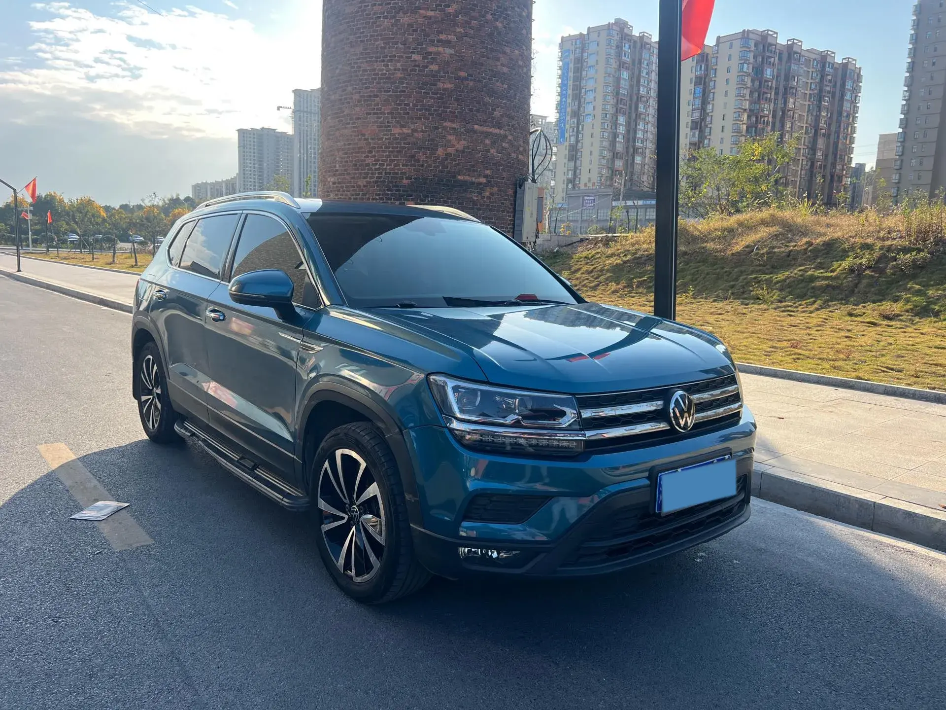 2021 VOLKSWAGEN THARU thumbnail 3