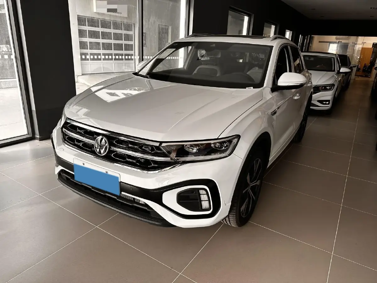 2025 Volkswagen T-Roc 1.5T 160HP L4 7DCT