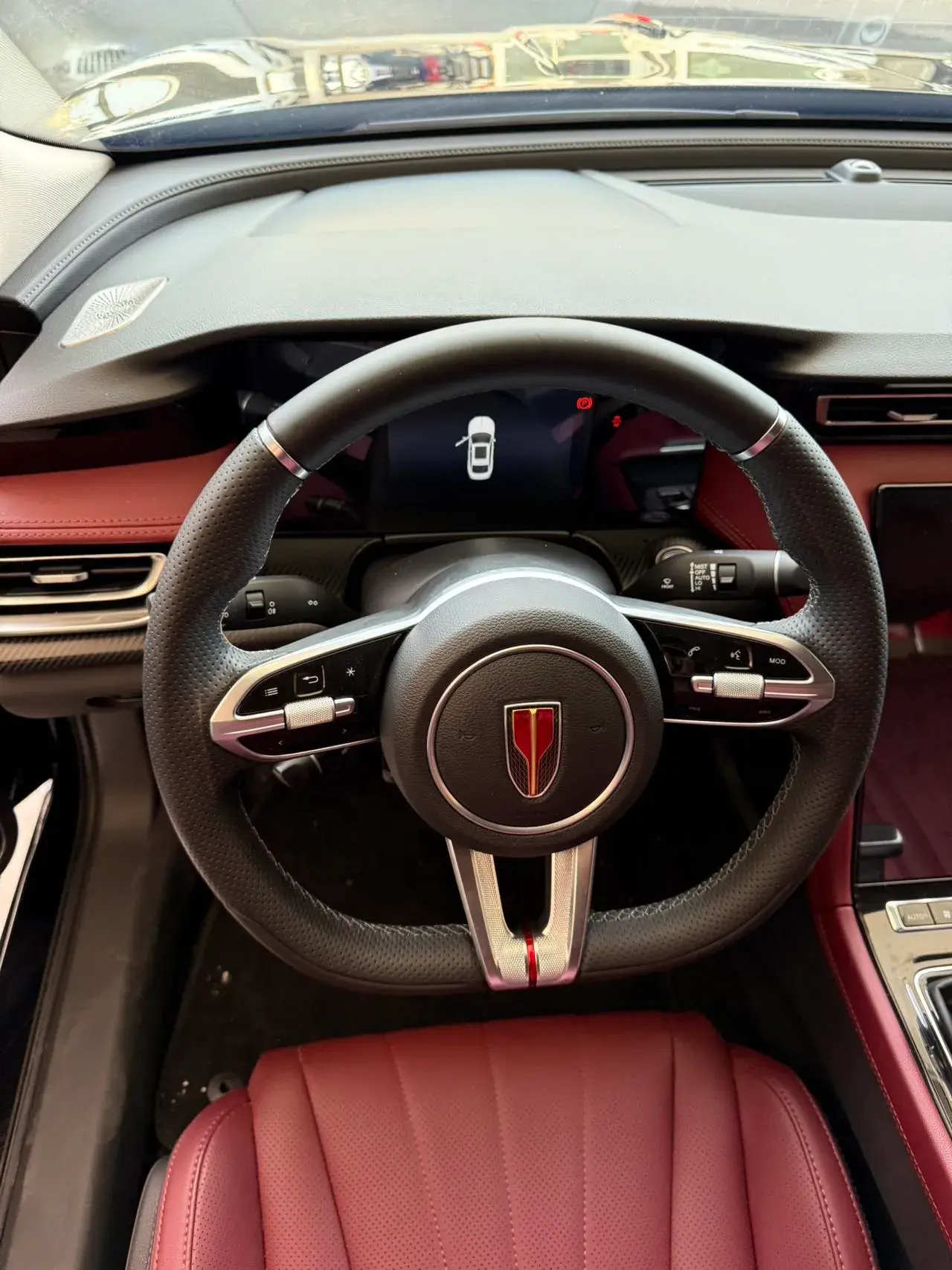 2025 HONGQI H5 thumbnail 2