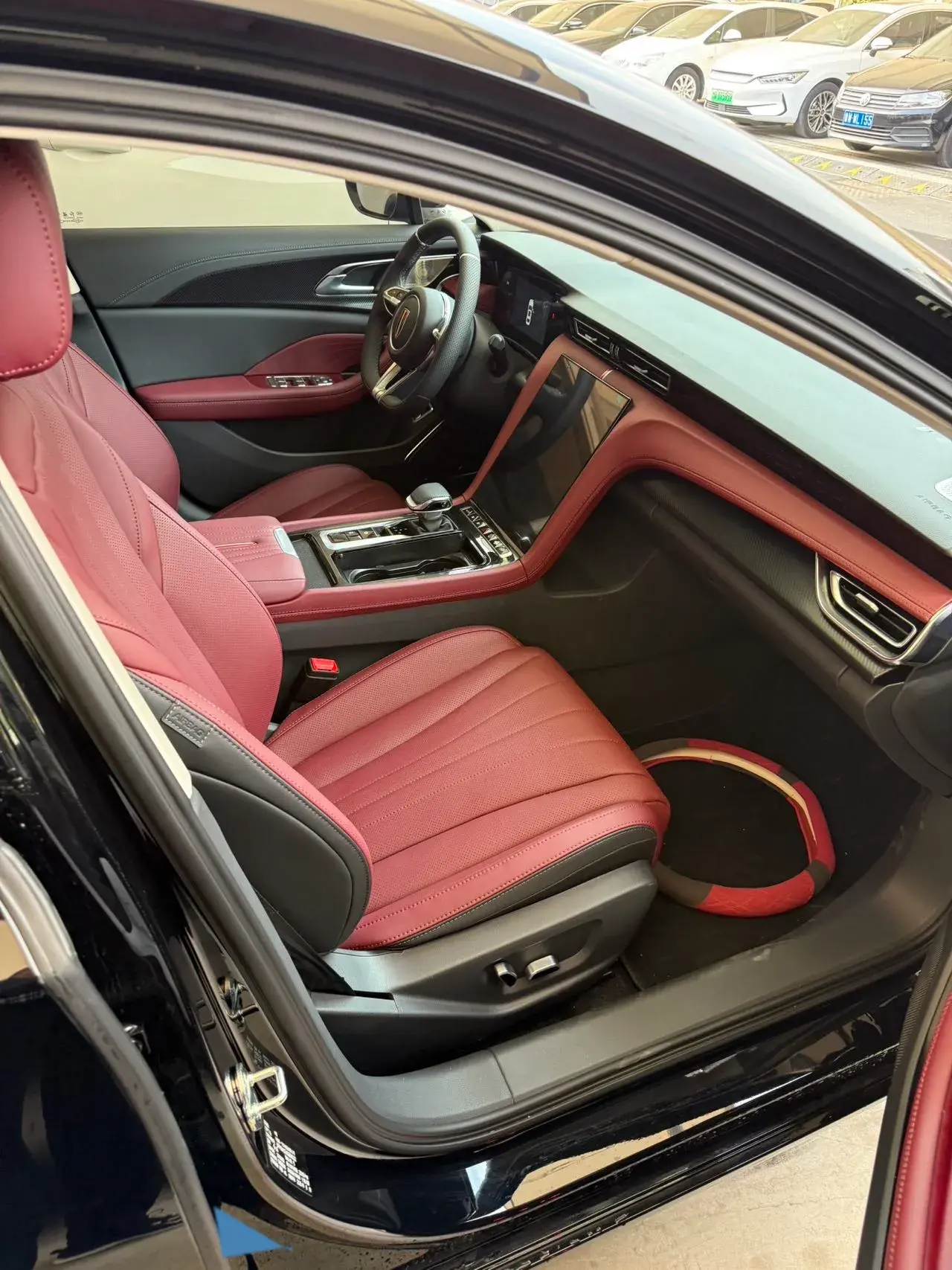 2025 HONGQI H5 thumbnail 3