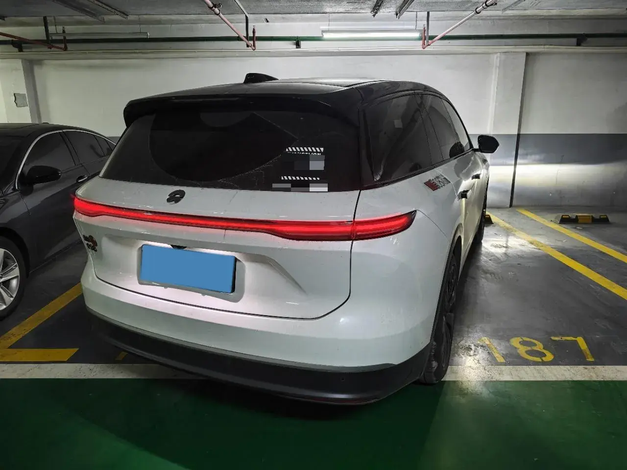 2023 NIO ES8 thumbnail 2