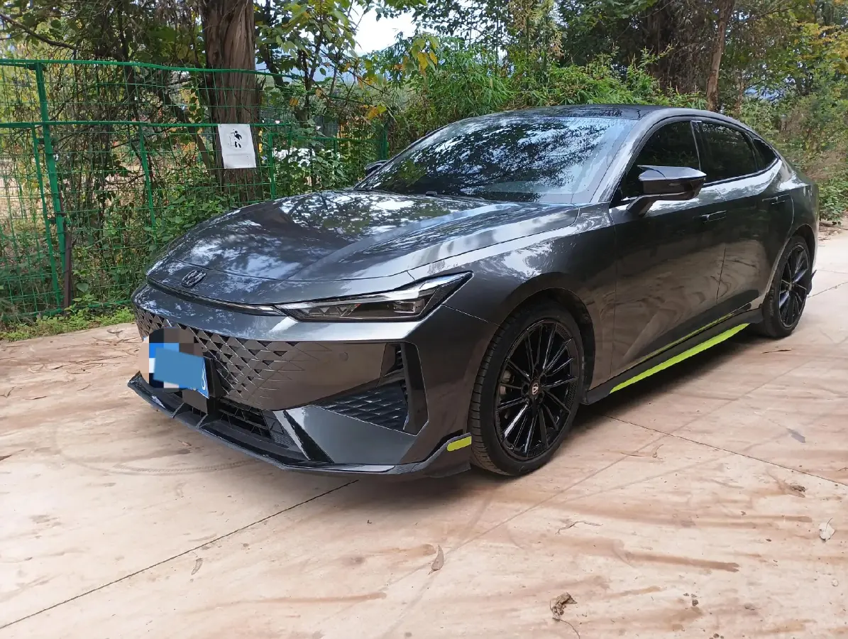 2024 ChangAn UNI-V 1.5T 188HP L4 7DCT