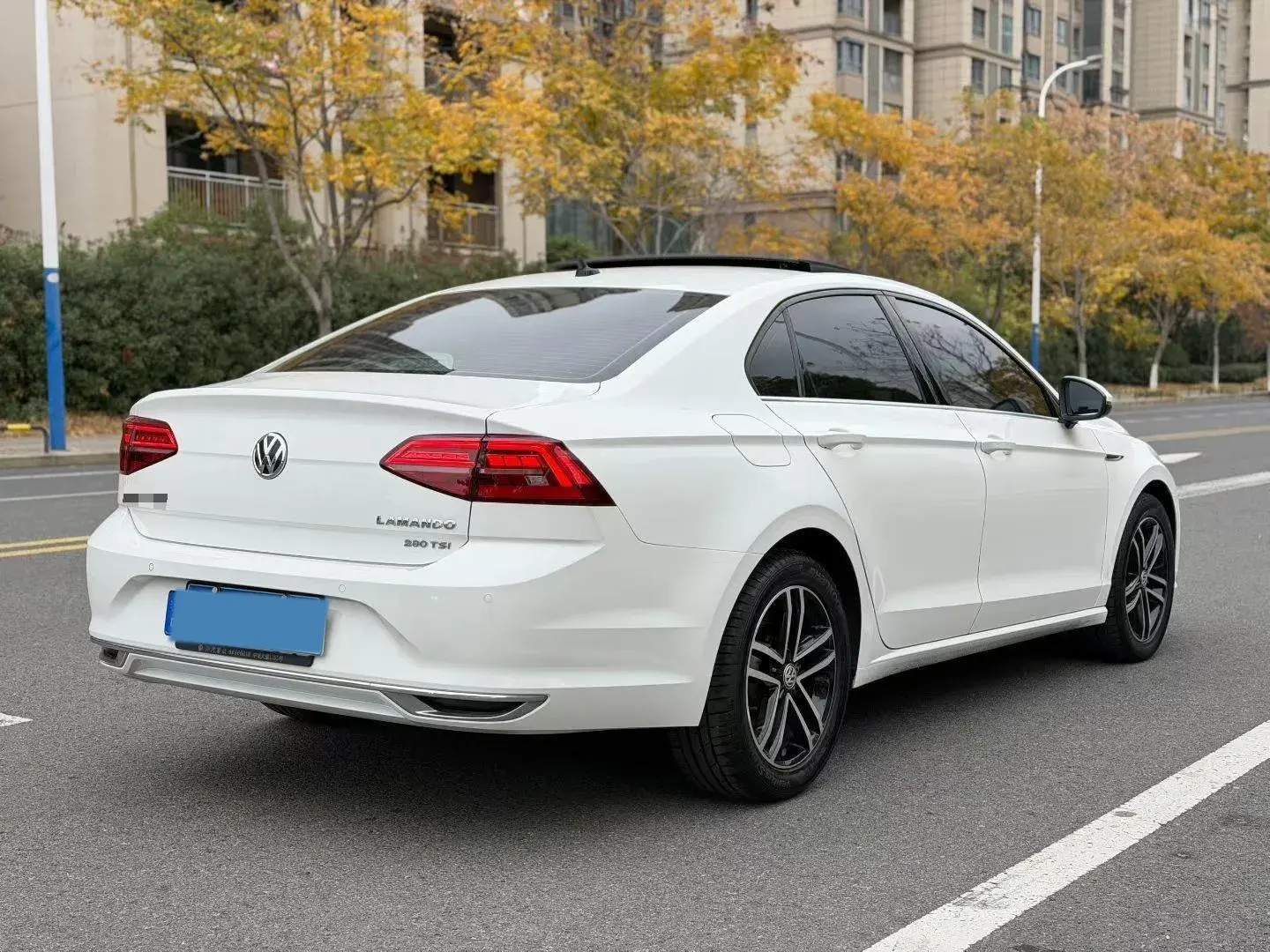 2019 VOLKSWAGEN PASSAT thumbnail 4