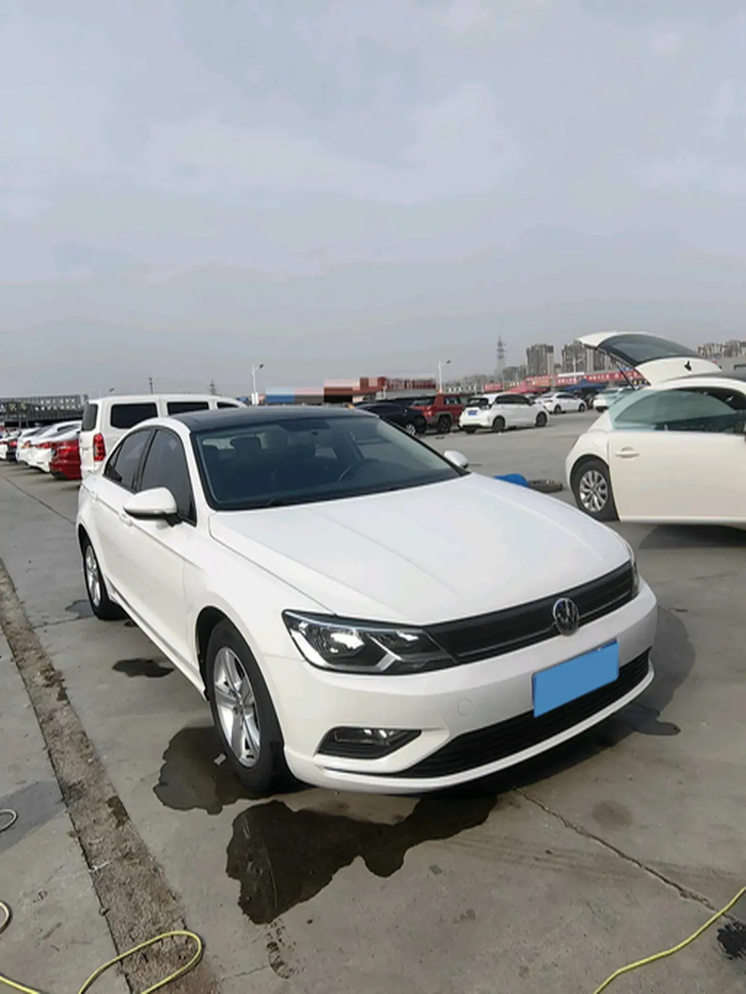 2018 VOLKSWAGEN LAMANDO thumbnail 2