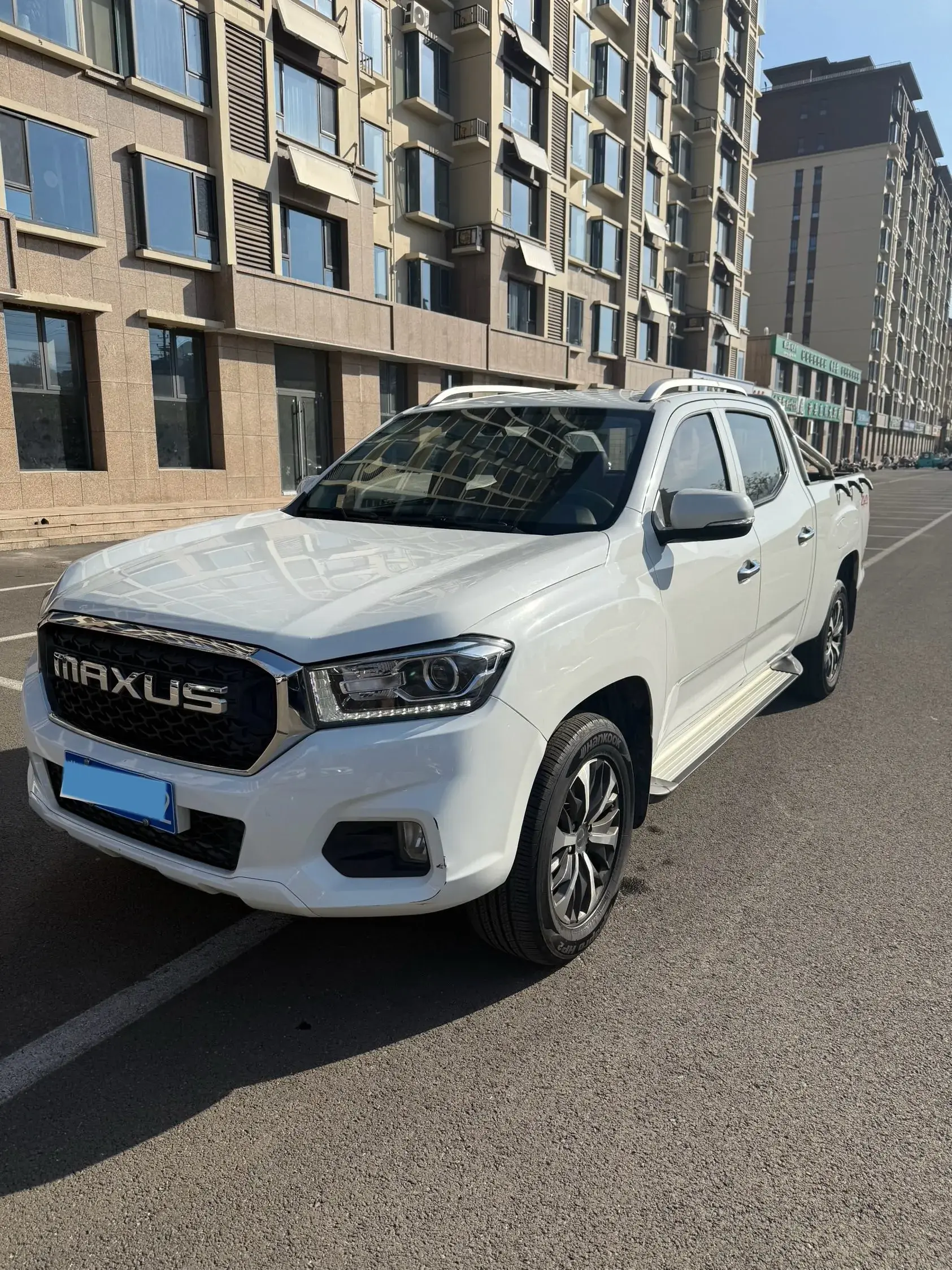 2021 MAXUS T70 view 1