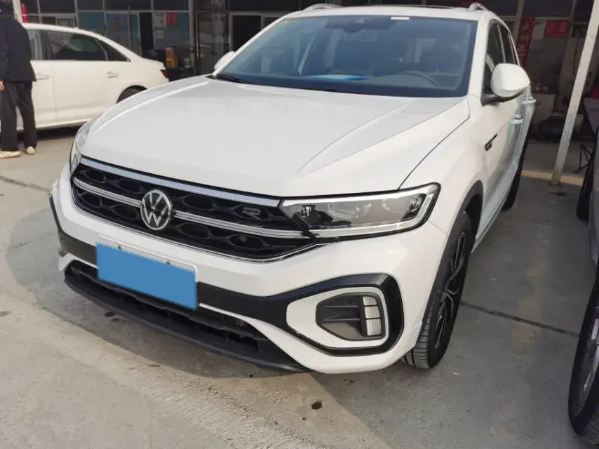 2024 VOLKSWAGEN T-ROC view 1