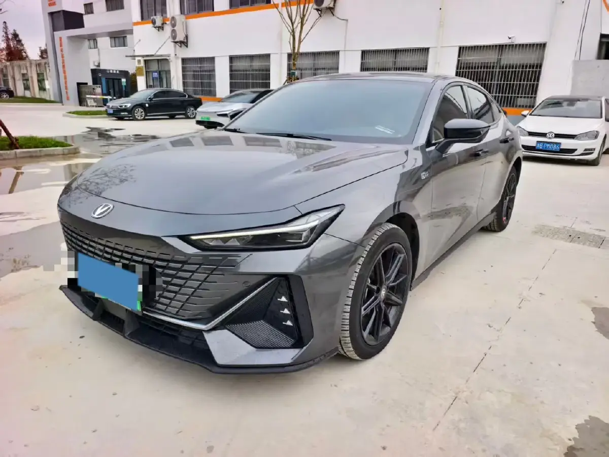 2023 ChangAn UNI-V iDD 1.5T 170HP L4 6TCT PHEV 18.4KWH