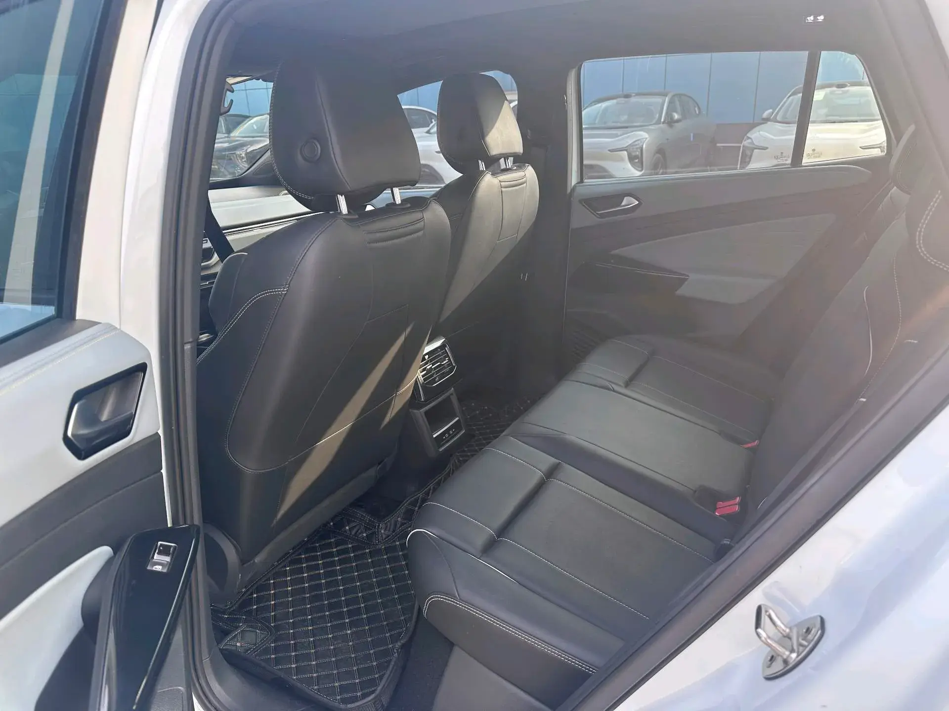 2023 VOLKSWAGEN ID.4 thumbnail 2