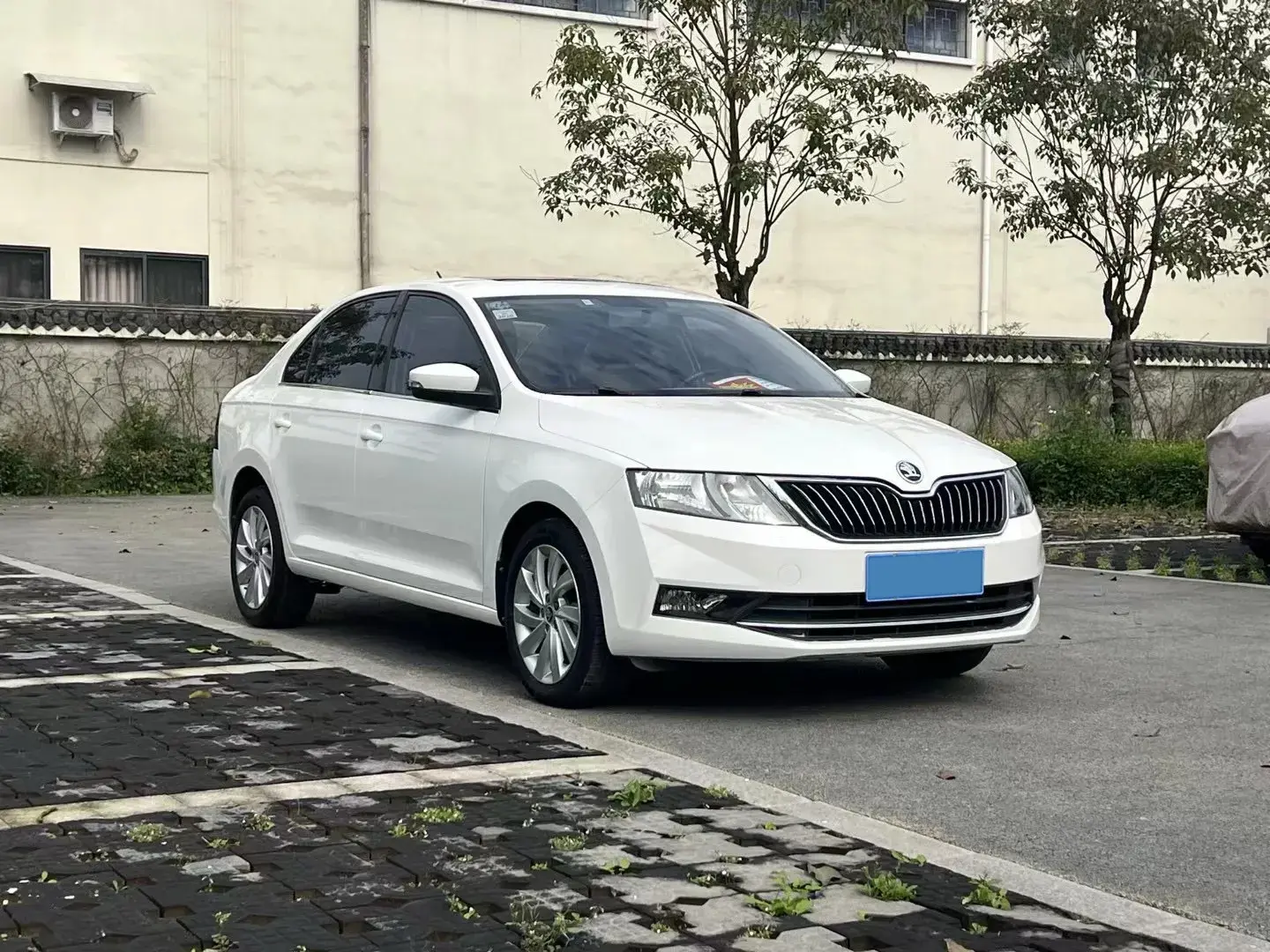 2018 SKODA RAPID thumbnail 3
