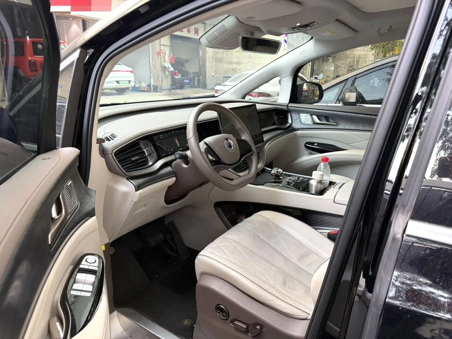 2022 HONGQI HS7 thumbnail 2