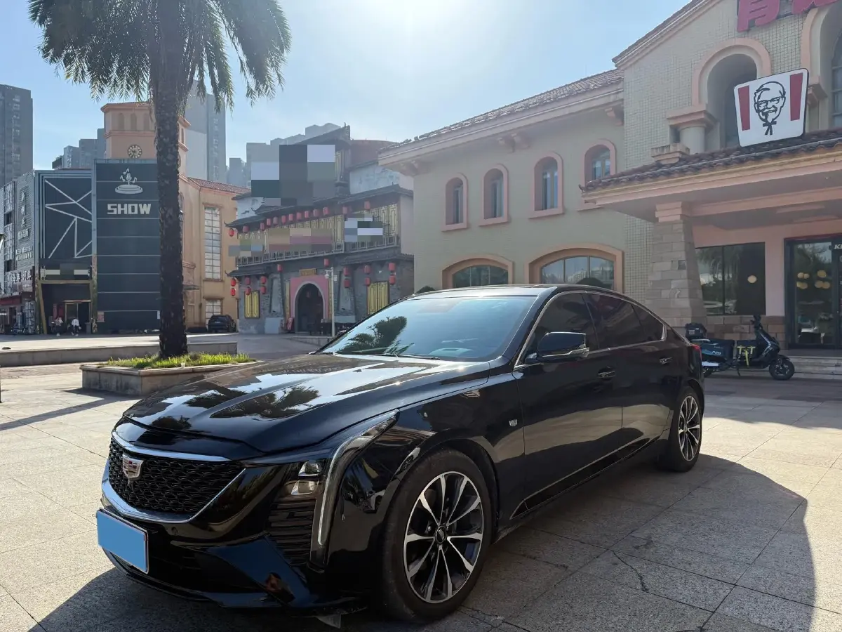 2025 Cadillac CT5 2.0T 237HP L4 10AT