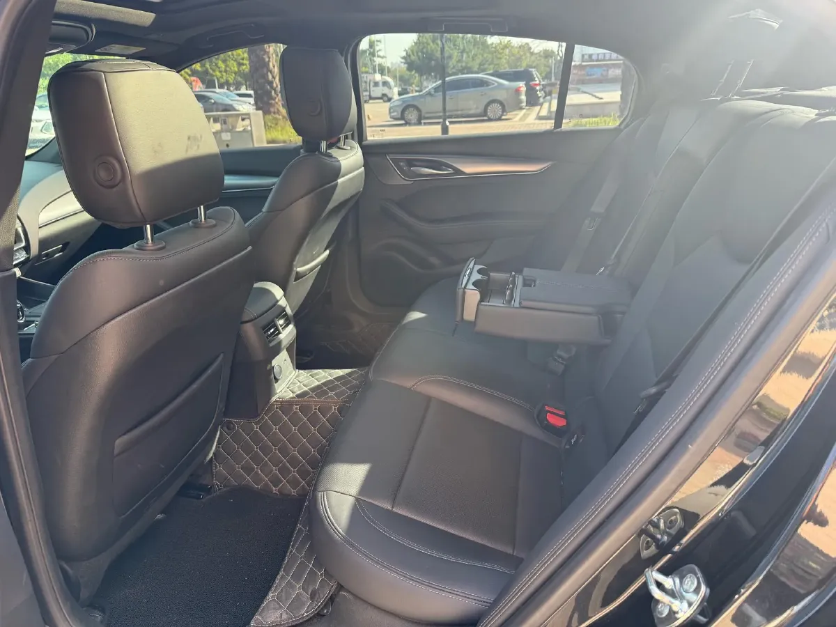 2025 Cadillac CT5 2.0T 237HP L4 10AT,autocango,china used car exporter,china ev exporter,chinese used car exporter,chinese used ev exporter