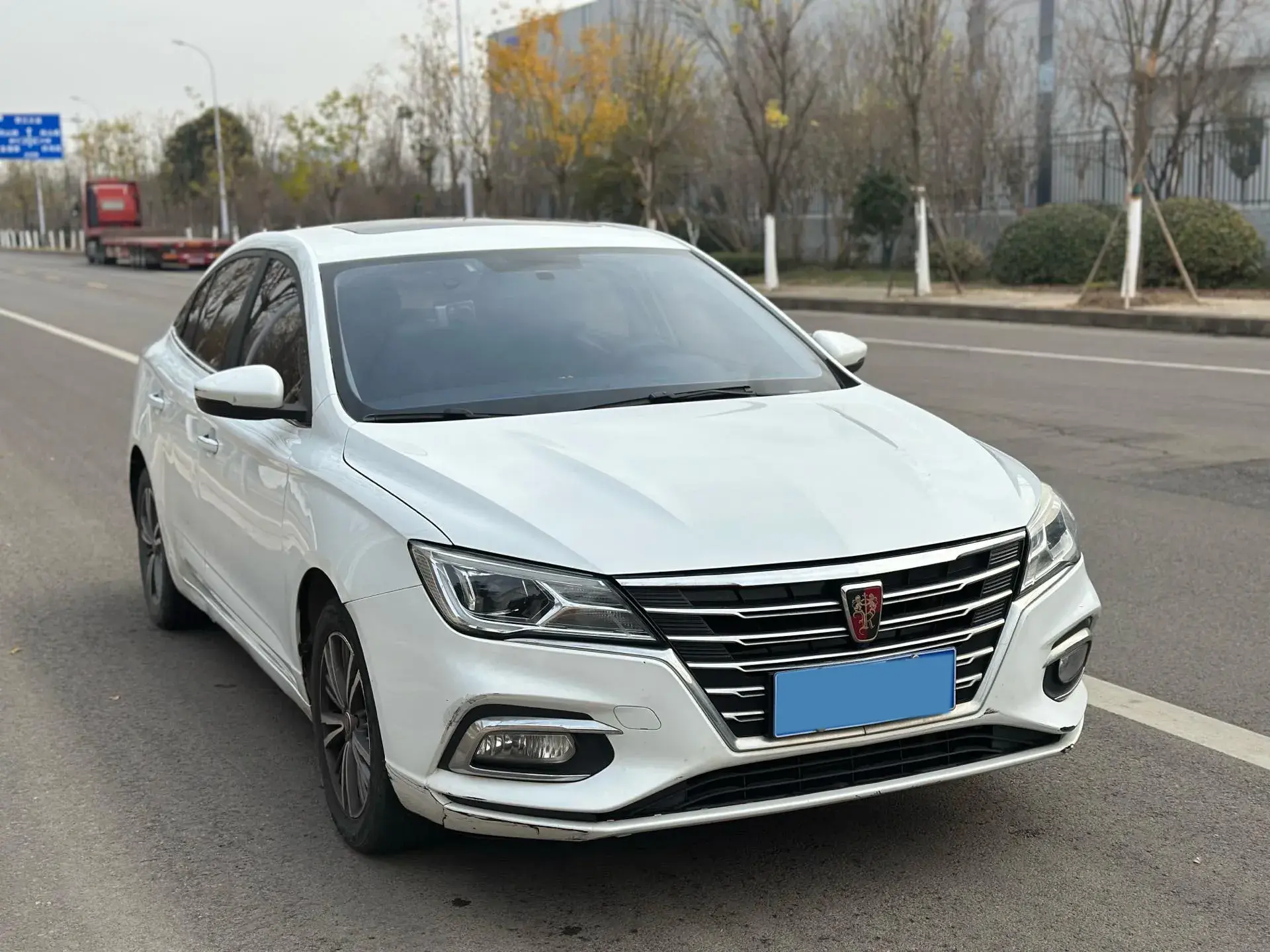 2019 ROEWE I5 thumbnail 3