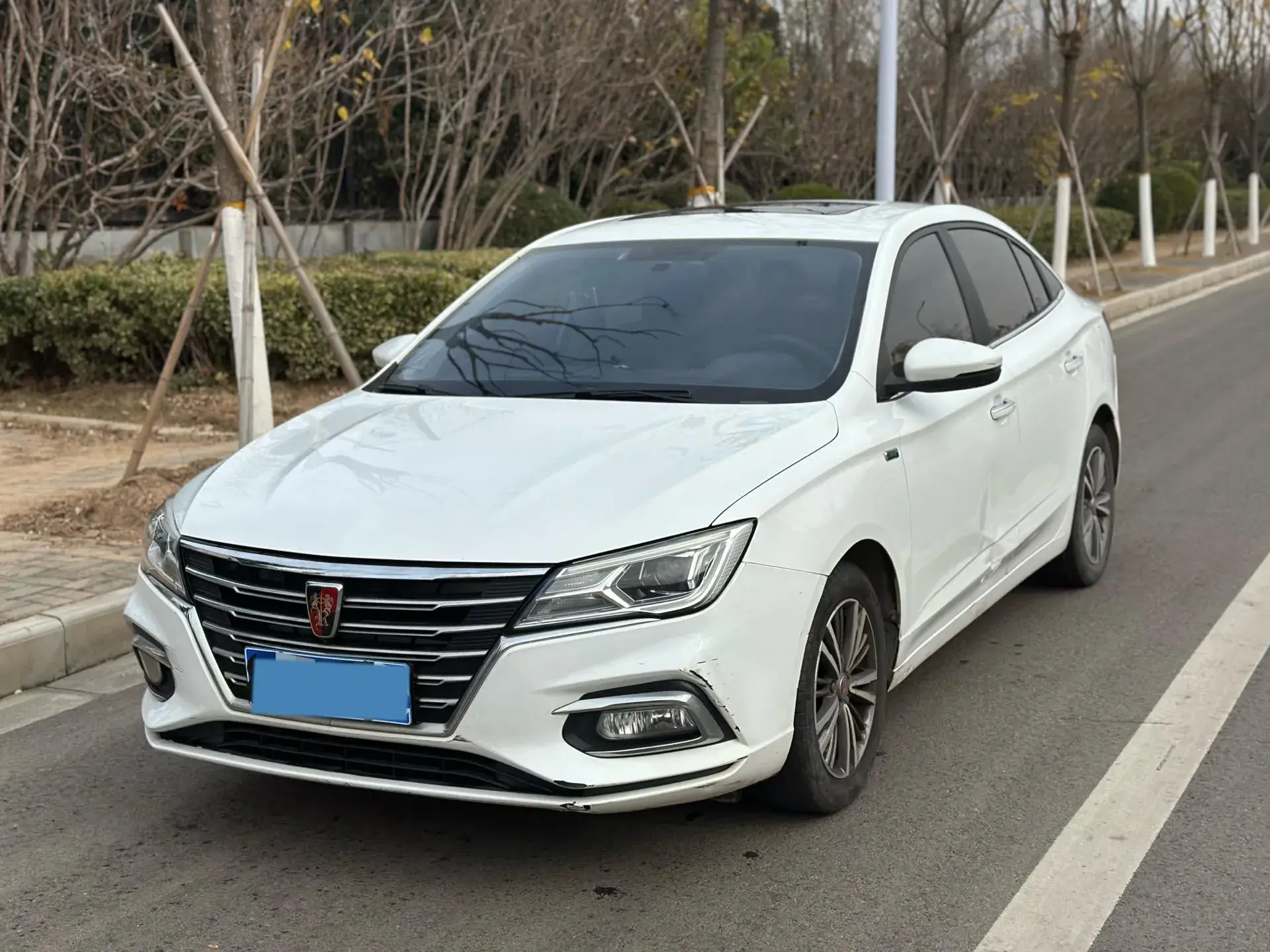 2019 ROEWE I5 view 1