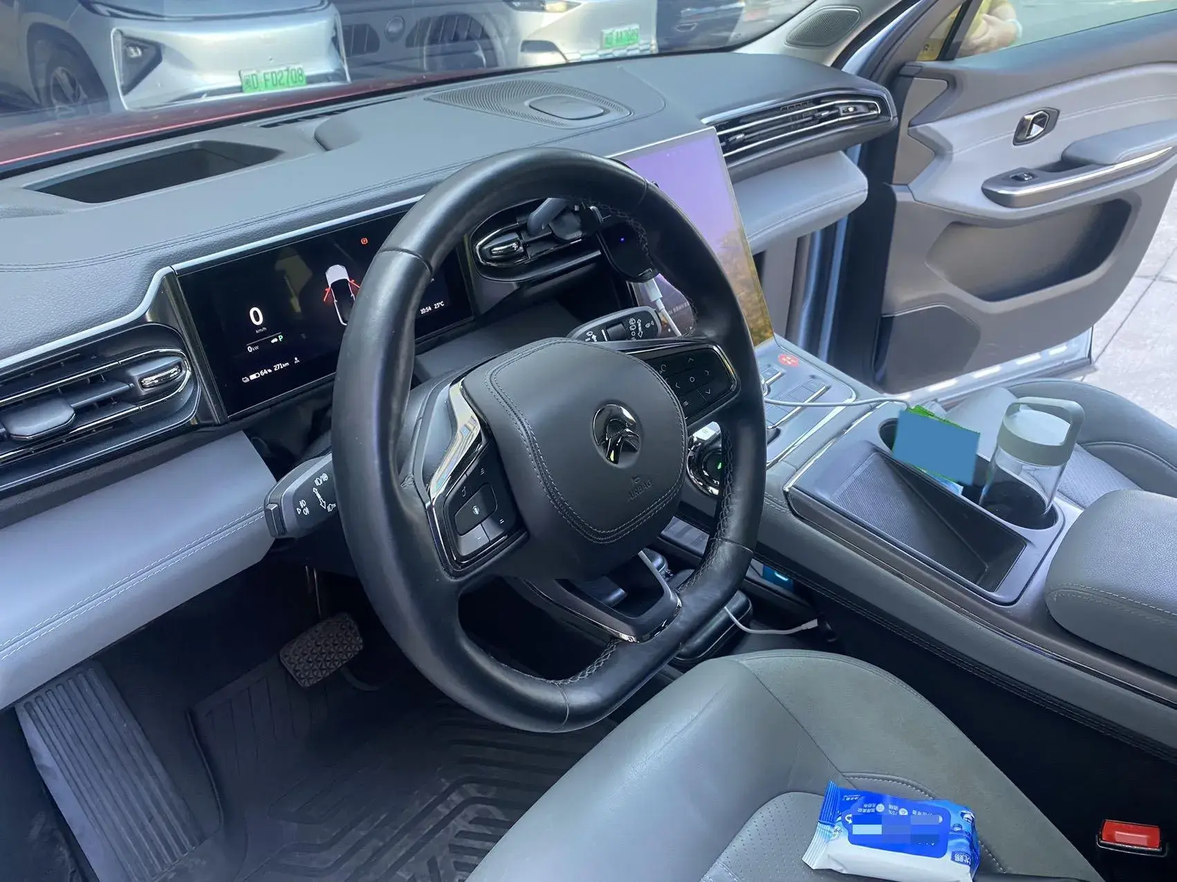 2019 NIO ES6 thumbnail 3