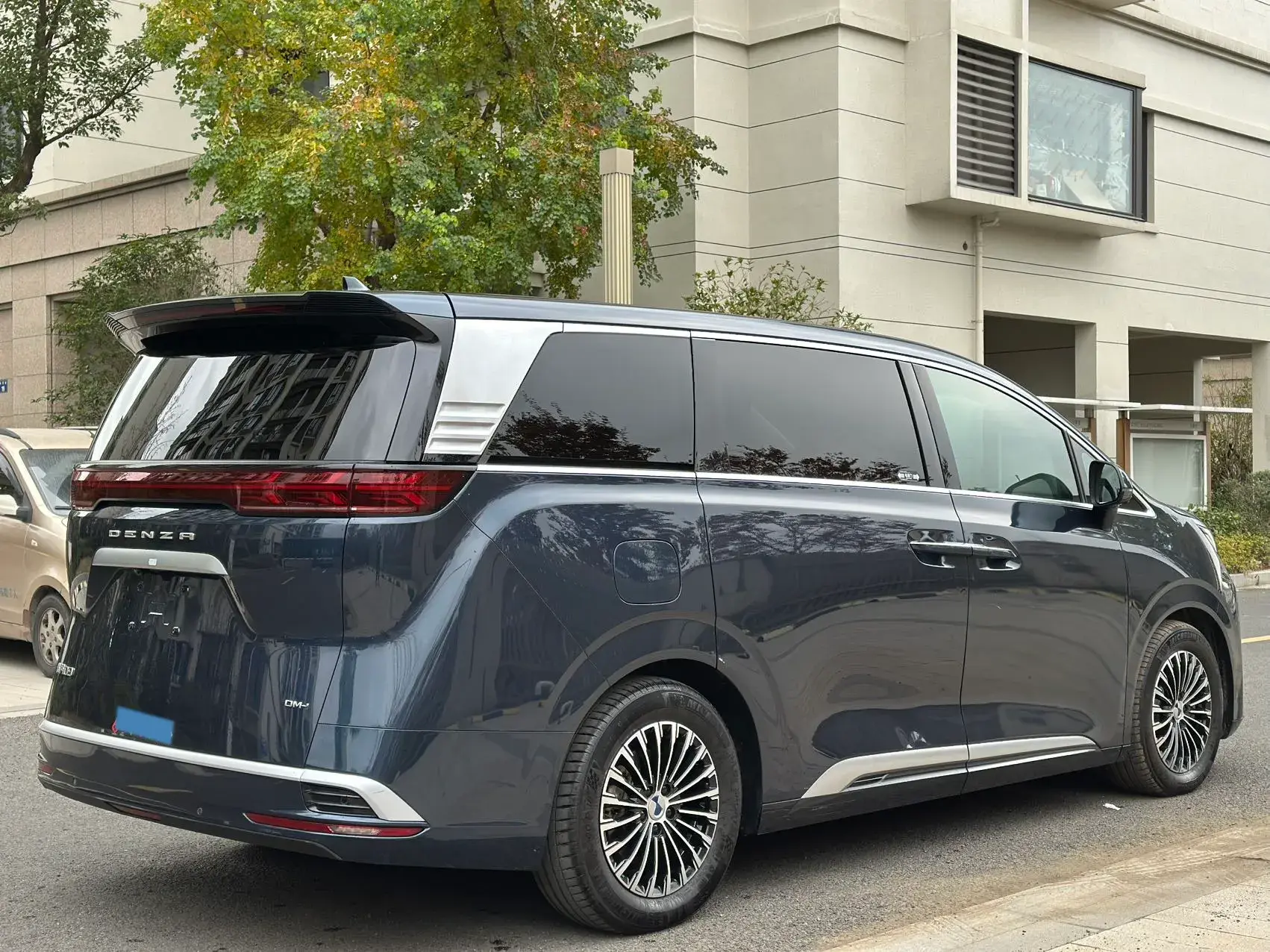 2022 HONGQI HS7 thumbnail 4