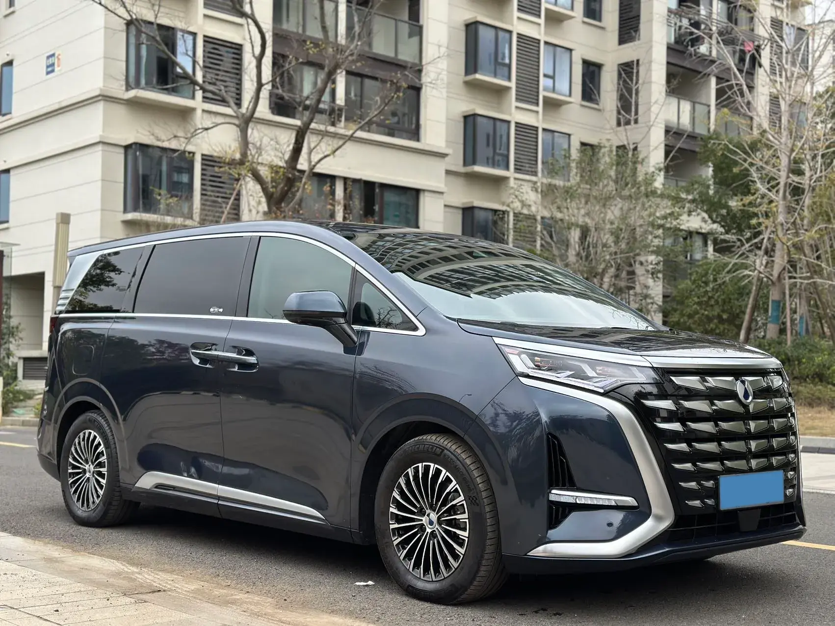 2022 HONGQI HS7 thumbnail 3