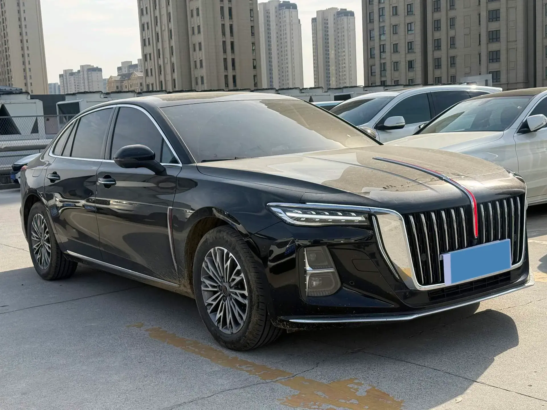 2025 HONGQI H5 thumbnail 2