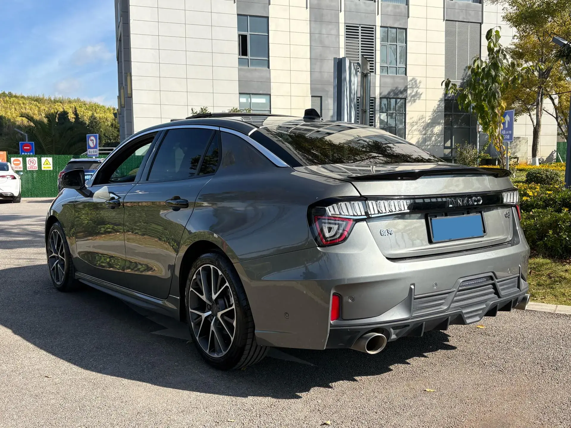 2022 LYNK&CO 03 thumbnail 4