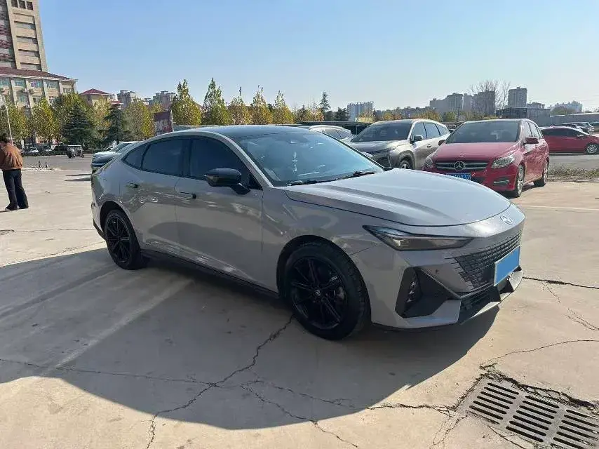 2023 CHANGAN UNI-V thumbnail 2