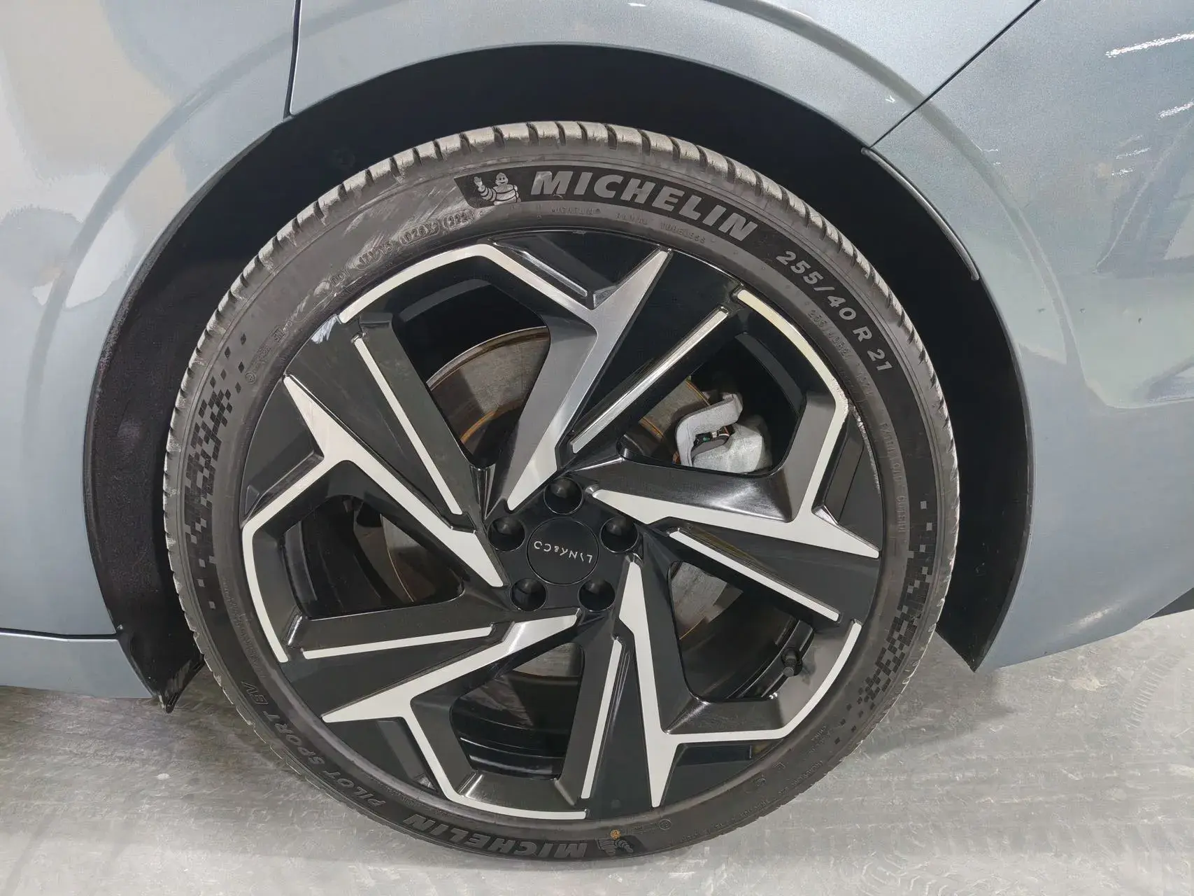 2025 LEXUS NX thumbnail 4