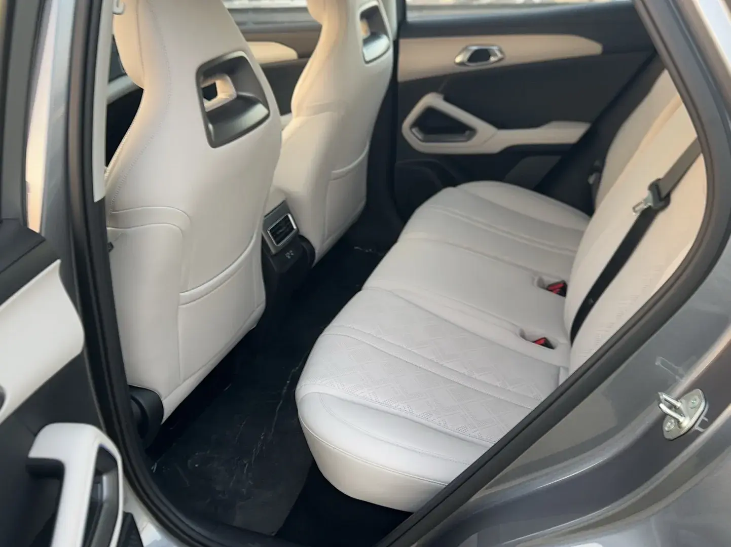 2025 BYD YUANUP thumbnail 4