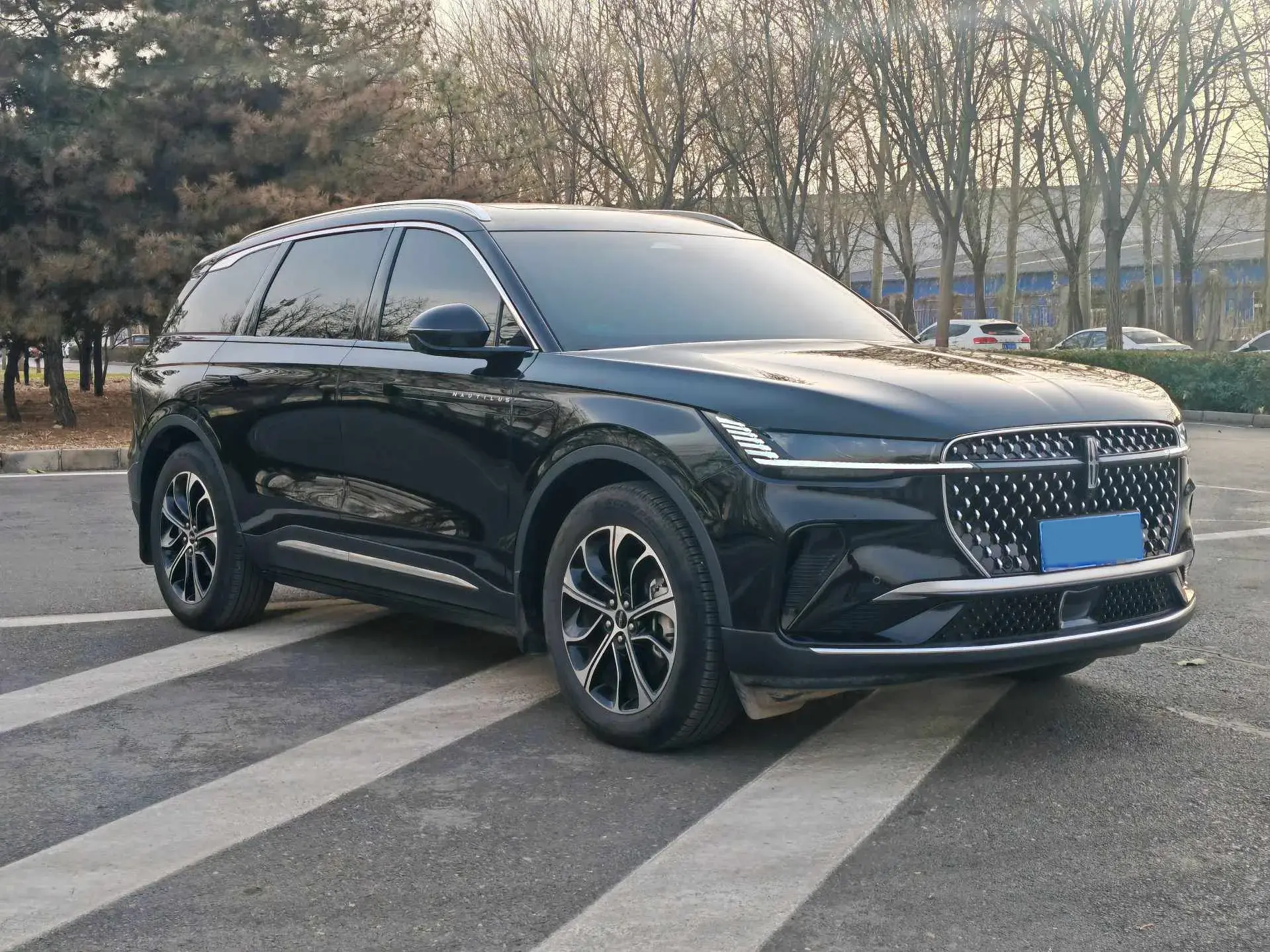 2025 LINCOLN NAUTILUS thumbnail 3