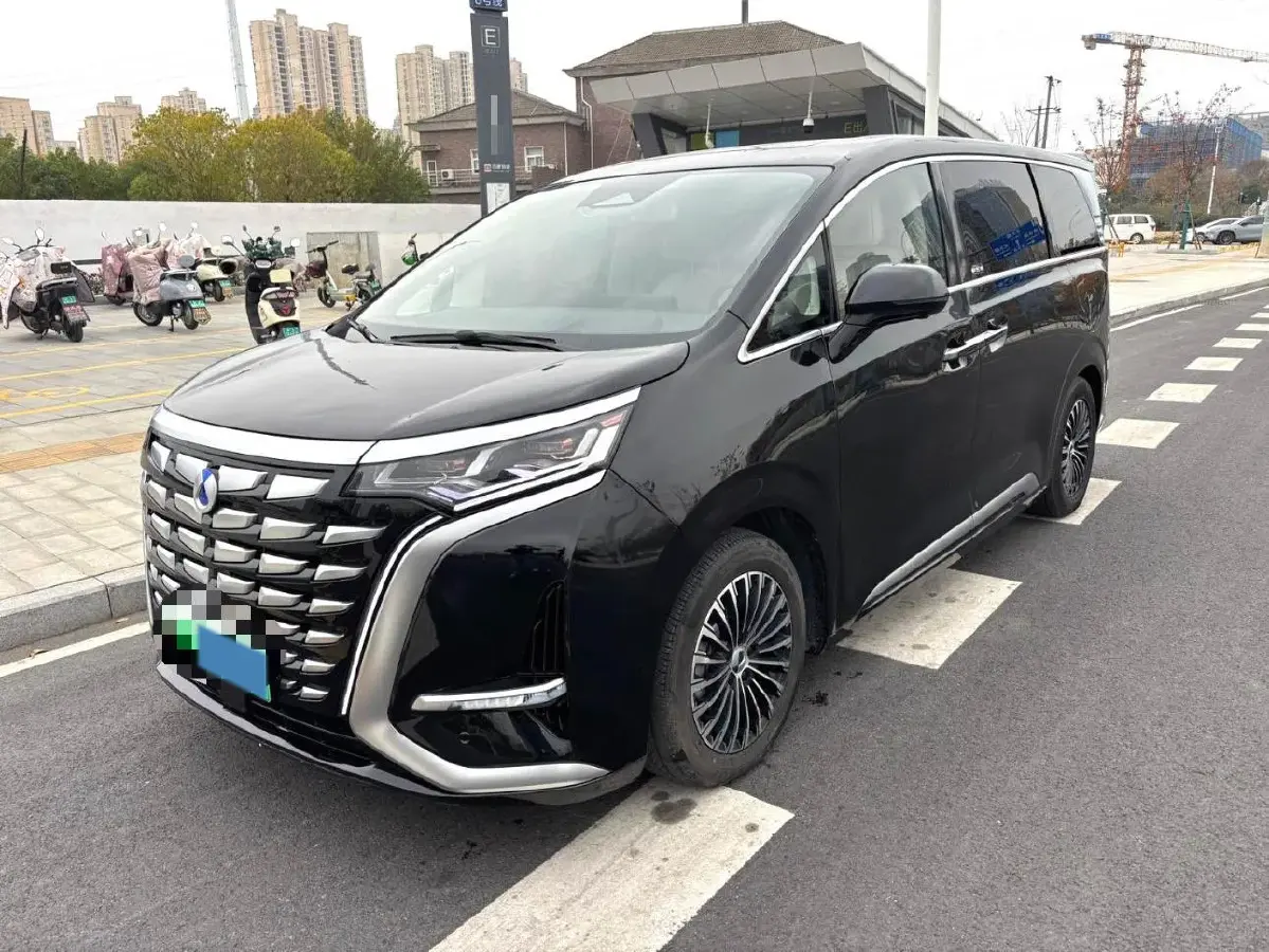 2024 Denza D9 1.5T 139HP L4 E-CVT PHEV 40KWH