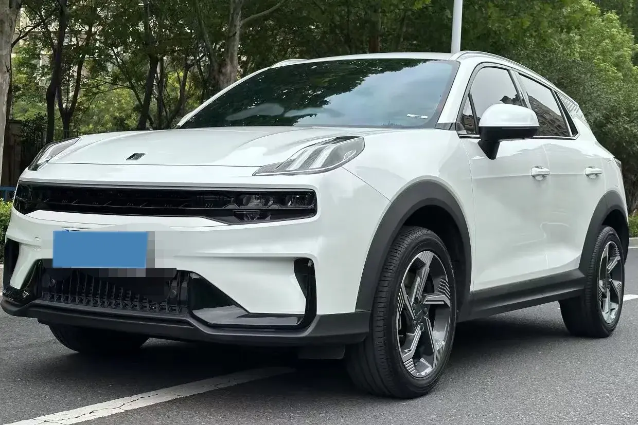 2020 LYNK&CO 06 view 1