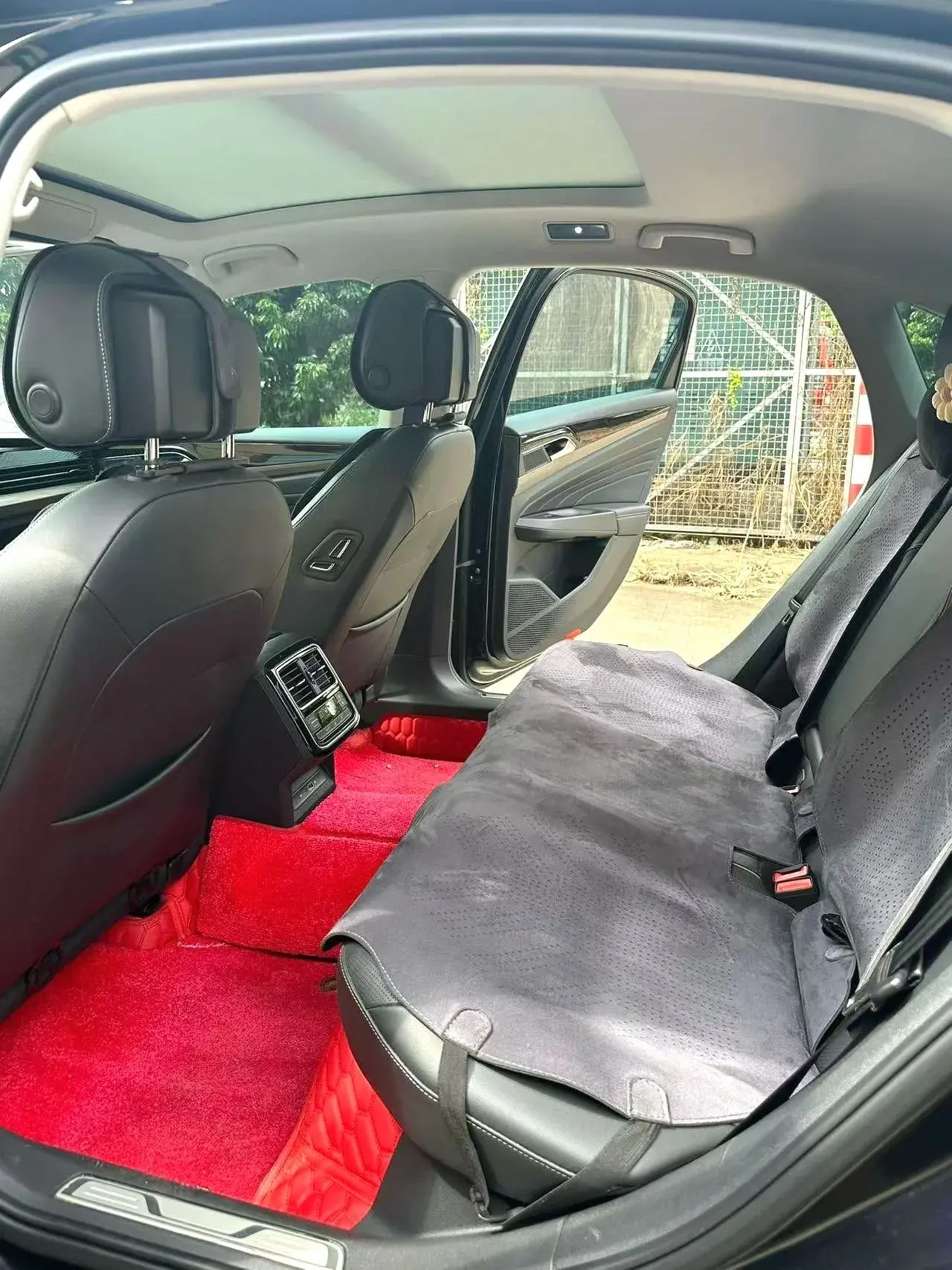 2021 VOLKSWAGEN PASSAT thumbnail 4