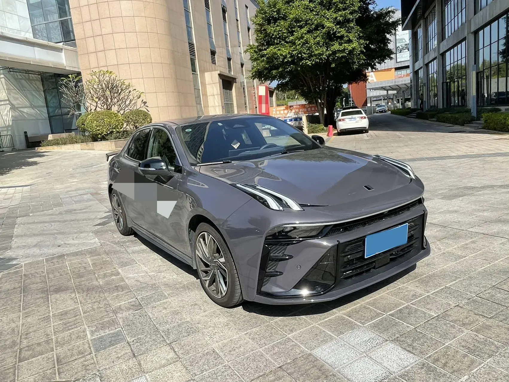 2025 LYNK&CO 03 thumbnail 3