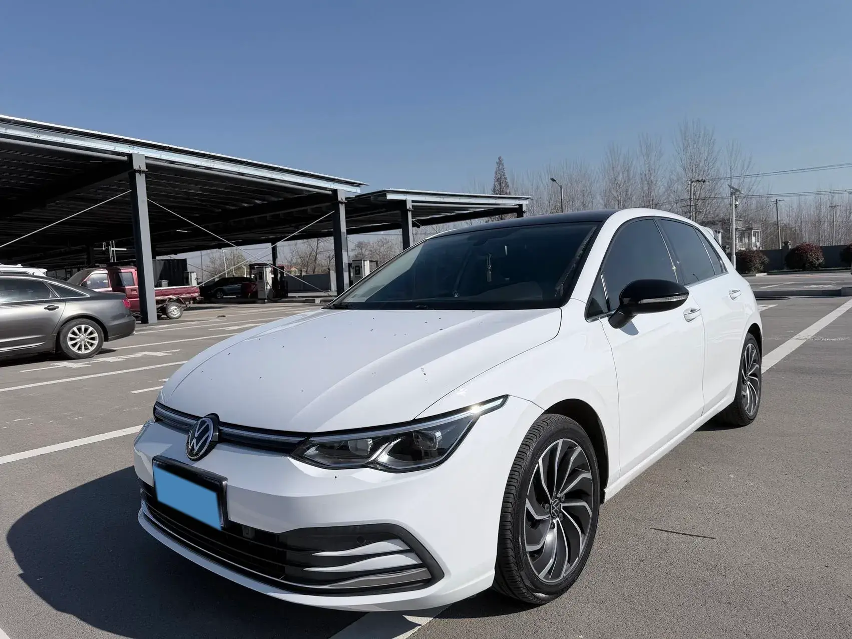 2021 VOLKSWAGEN GOLF view 1